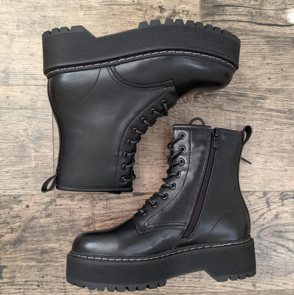 Steve Madden Bettyy Boots 7 New with Box